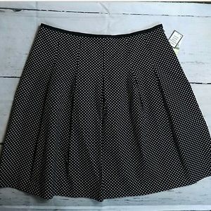 NWT black and white polka dot skirt 🖤